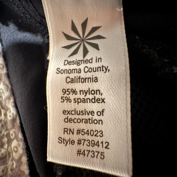 Athleta Black Women's Dipper Bermuda Shorts - Picture 2 of 16